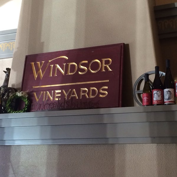 Photo prise au Windsor Vineyards Tasting Room par Brian M. le2/1/2014