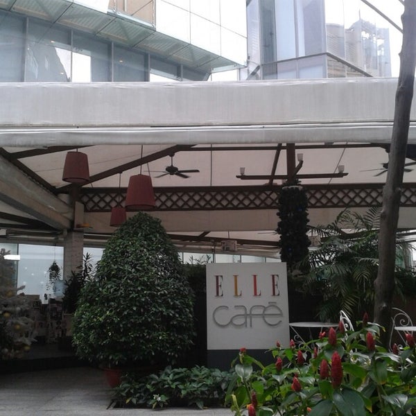 Foto tirada no(a) ELLE Café por Ho Chi Minh City Manager em 12/25/2013