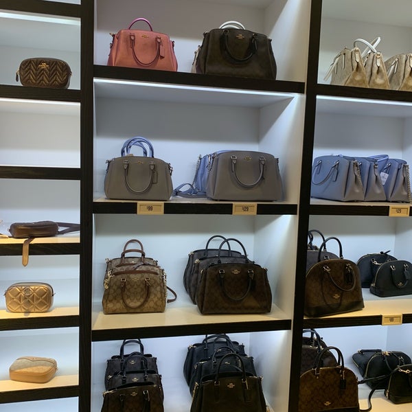 Coach Factory Outlet Rosemont, IL