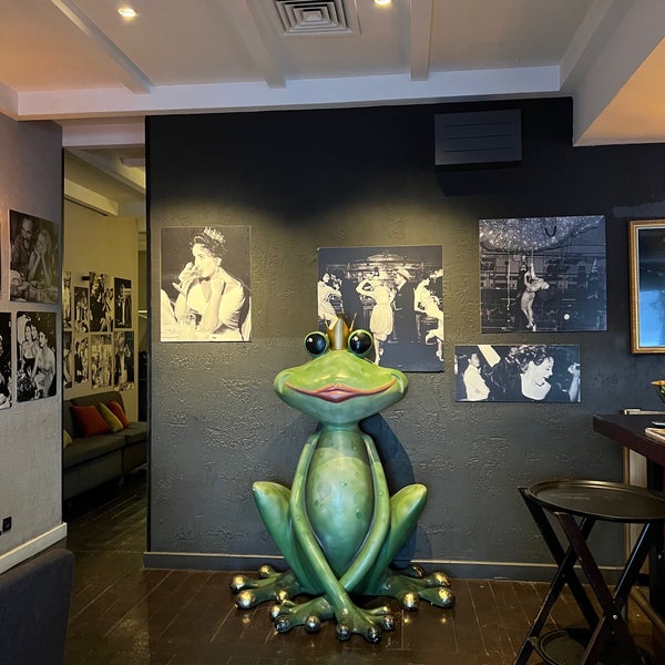 3/30/2022にTuğrul Ö.がKiss The Frogで撮った写真