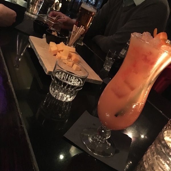 Very good cocktails, and Finger Food, perfect for an "apéro"