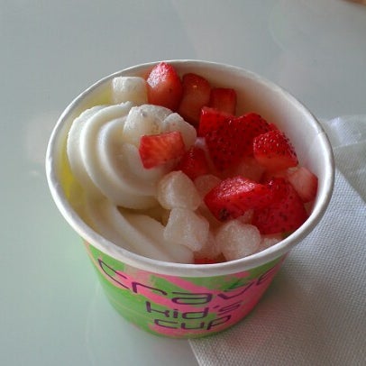 Photo taken at Crave Frozen Yogurt of Aloha by Dylan Y. on 9/17/2012