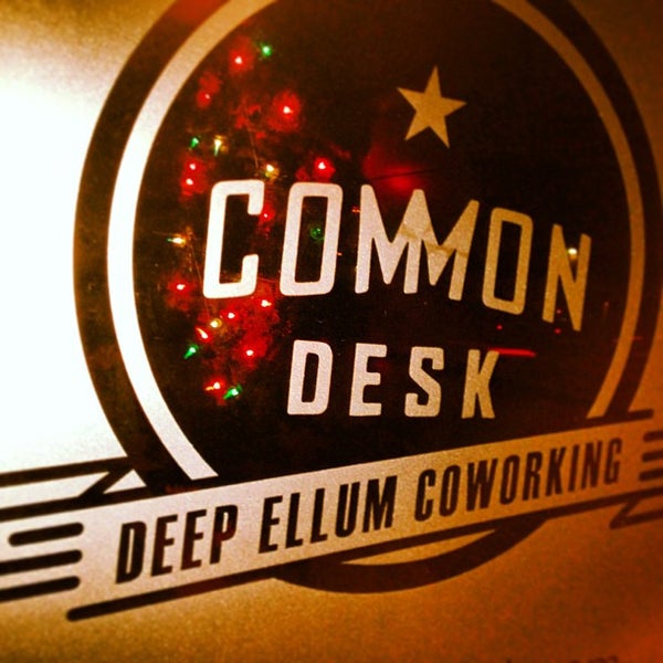Foto tirada no(a) Common Desk por Jodi M. em 12/13/2012