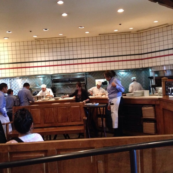 6/16/2014にNapoleon B.がRomano&#39;s Macaroni Grillで撮った写真