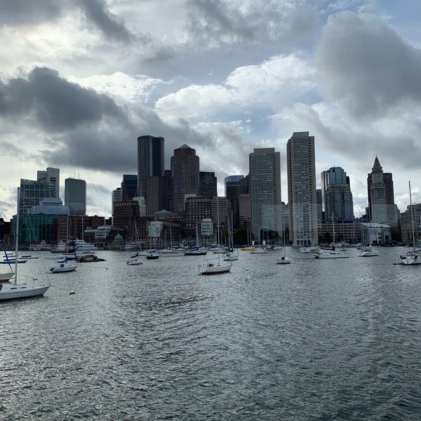 Foto diambil di Boston Harbor Cruises oleh Abdul pada 10/13/2018