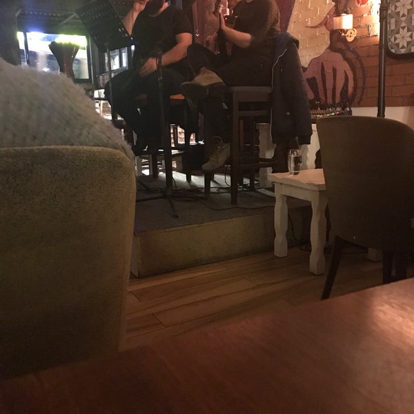 Foto tirada no(a) TT Lounge Cafe &amp; Restaurant por Ogün S. em 3/4/2018