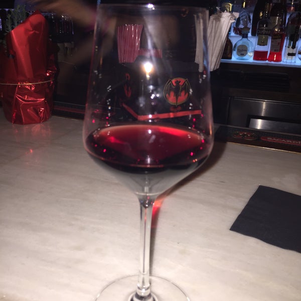 Foto scattata a Zagara Restaurant &amp; Wine Bar da Rosario Joy G. il 12/17/2014