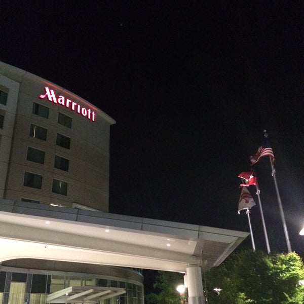 Photo taken at Atlanta Airport Marriott Gateway by Luis Rafael V. on 5/24/2015