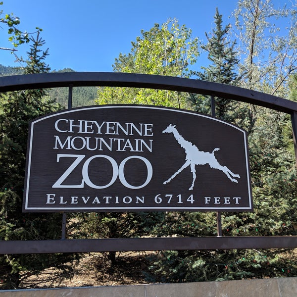 Foto scattata a Cheyenne Mountain Zoo da Abby S. il 9/23/2018