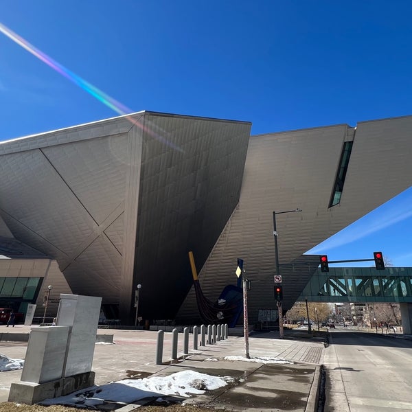 Foto tirada no(a) Denver Art Museum por Guilaine F. em 2/25/2023