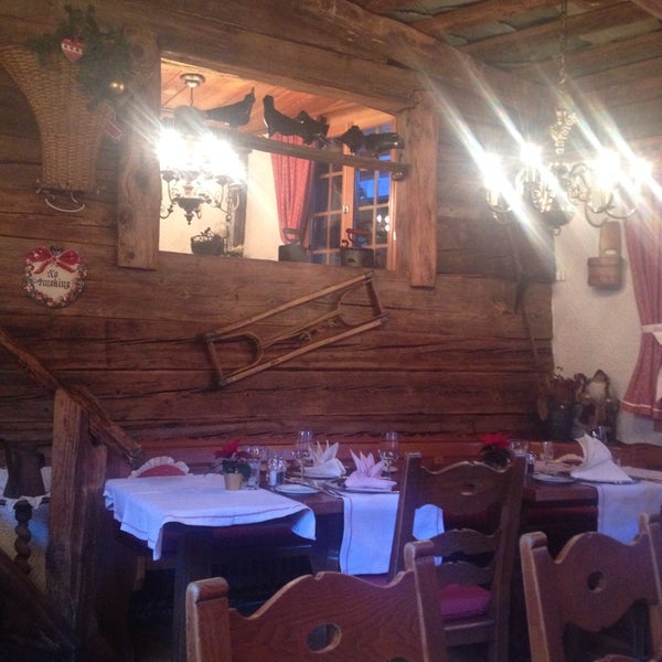 Foto diambil di Restaurant La Ferme oleh Klaus H. pada 12/14/2013