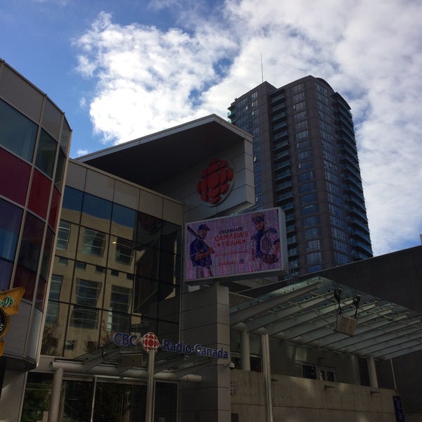 10/13/2015 tarihinde Tazim D.ziyaretçi tarafından CBC Vancouver'de çekilen fotoğraf