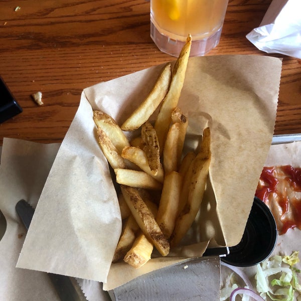 Photo taken at Chili&#39;s Grill &amp; Bar by Tony G. on 5/12/2019