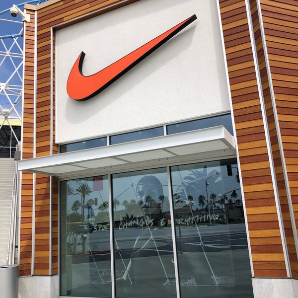 profesor máximo Caballero Nike Factory Store - Tienda de artículos deportivos en Long Beach