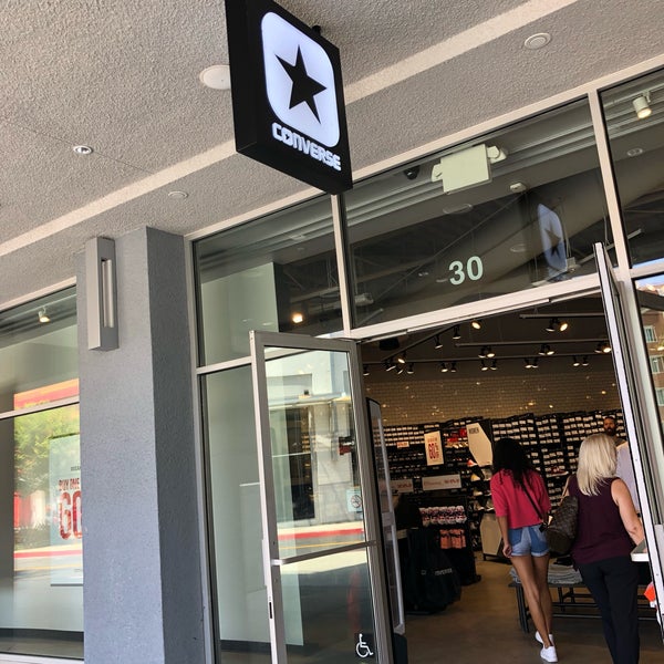 converse outlet harbour town