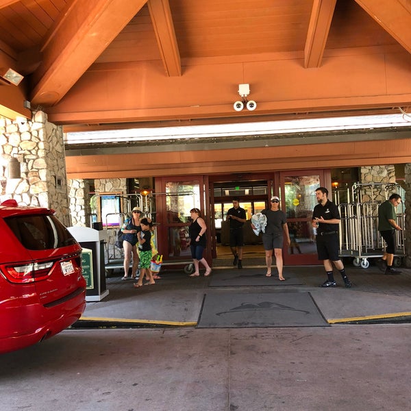 Foto diambil di Marriott&#39;s Timber Lodge oleh Tony G. pada 7/16/2018