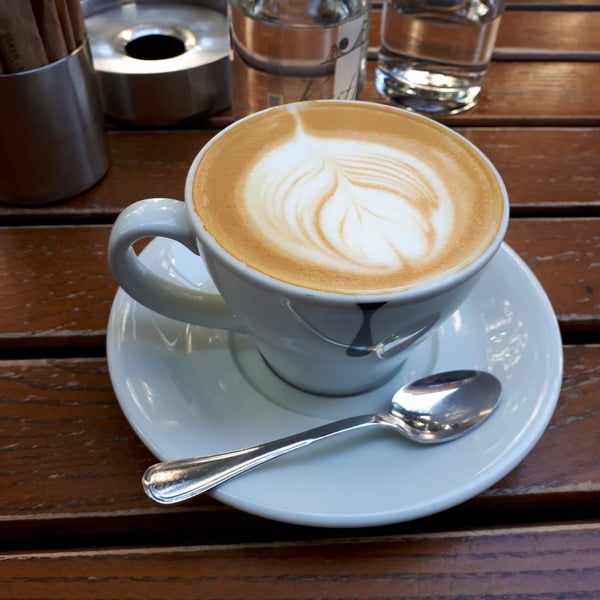 9/18/2019 tarihinde Selin E.ziyaretçi tarafından drip coffee | ist'de çekilen fotoğraf