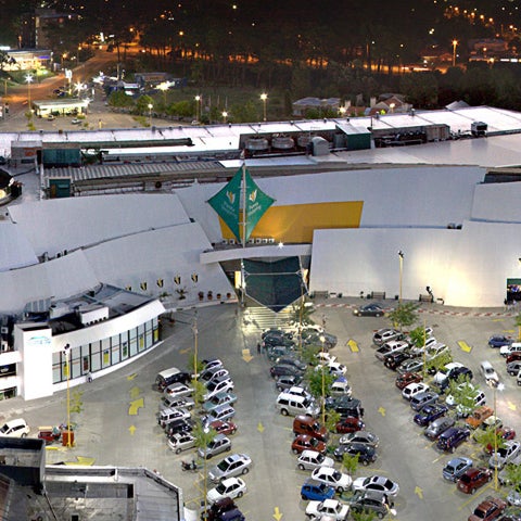 รูปภาพถ่ายที่ Punta Shopping โดย Punta Shopping เมื่อ 12/13/2013