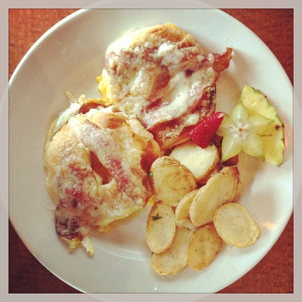 Eggspectation 6010 University Blvd