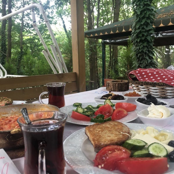 Foto scattata a Şile Sihirli Bahçe da Seda M. il 7/18/2018