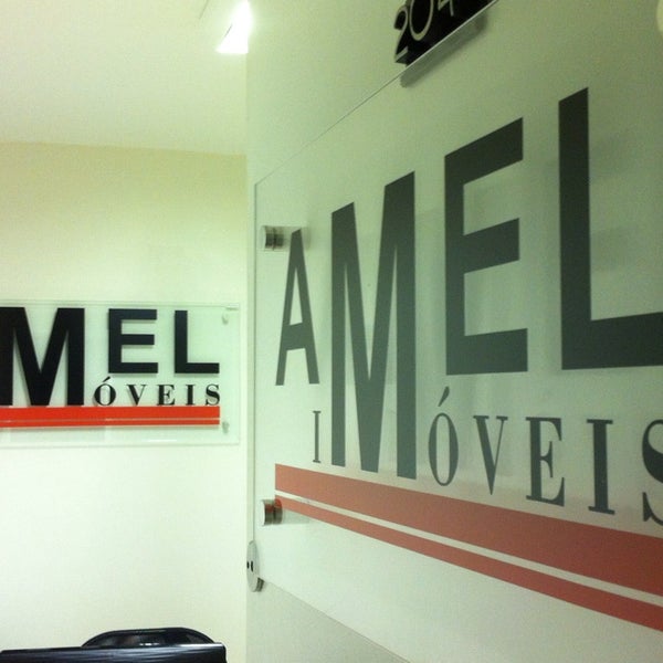 Foto diambil di AMEL Imóveis - Imobiliaria oleh Marcello Antonio O. pada 3/30/2014