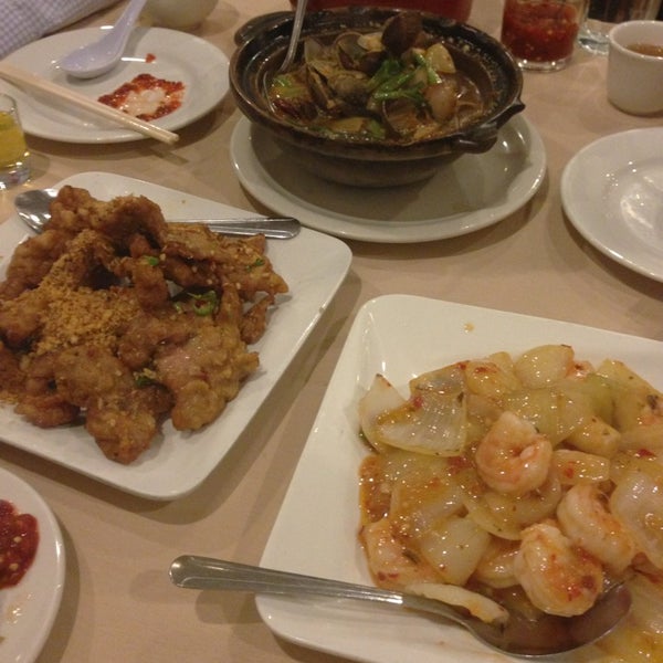 Photo taken at Joyful House Chinese Cuisine by Hugh P. on 1/10/2013