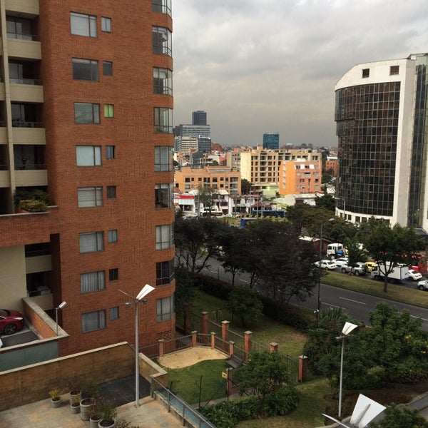9/19/2014 tarihinde Fernando Hiroshi O.ziyaretçi tarafından TRYP Usaquén Bogotá'de çekilen fotoğraf