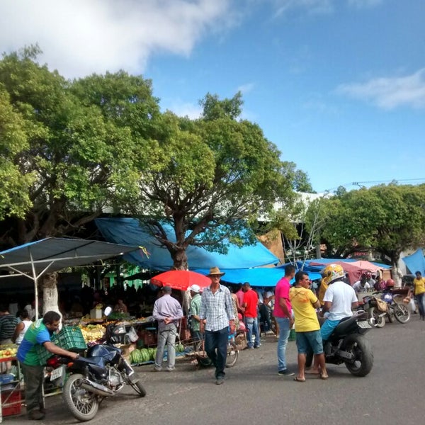 Photo taken at Mercado Municipal De Mato Verde by Paulo d. on 7/26/2014