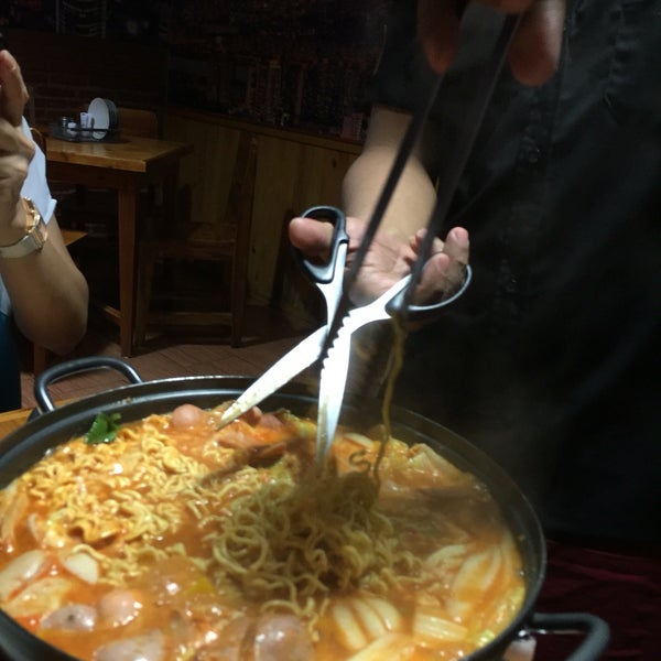 Снимок сделан в Jjang Korean Noodle &amp; Grill пользователем Sintha H. 6/29/2016