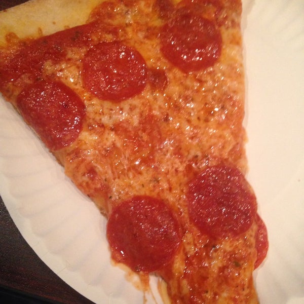 Photo taken at Brooklyn Boyz Pizza by Melissa F. on 2/12/2014