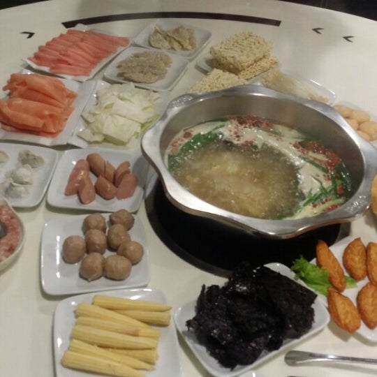 7/24/2014にKergwei T.が(小肥羊槟城火锅城) Xiao Fei Yang (PG) Steamboat Restaurantで撮った写真