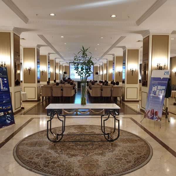 รูปภาพถ่ายที่ Lotte City Hotel Tashkent Palace โดย Ildar Y. เมื่อ 1/26/2019