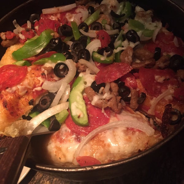 Photo taken at BJ&#39;s Restaurant &amp; Brewhouse by Ms I. on 12/14/2015