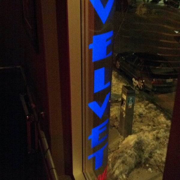 2/17/2013에 Secondhand Smoke Jon님이 Blue Velvet Lounge에서 찍은 사진