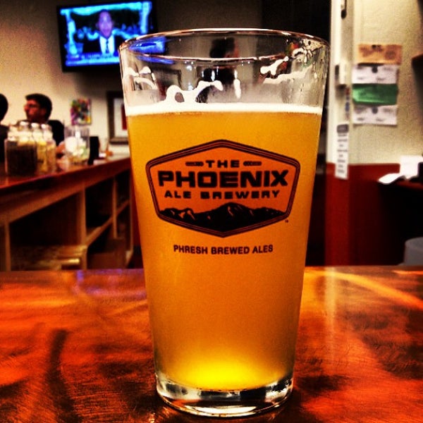 Foto tomada en The Phoenix Ale Brewery  por Kevin K. el 7/27/2013