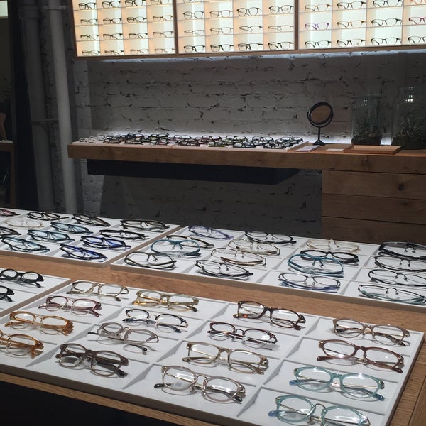 The Japanese version of Warby Parker, with even faster service! Plenty of frames for women with small faces.