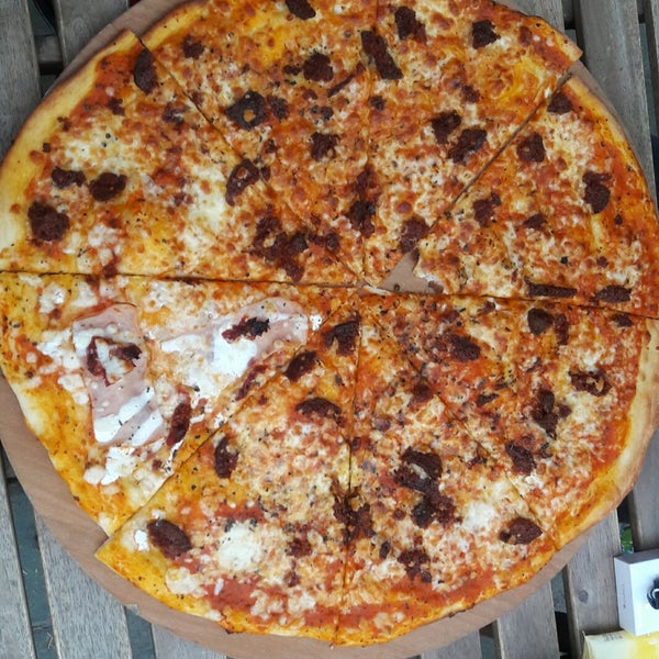 Пицца лысьва. Микеланджело с пиццей.