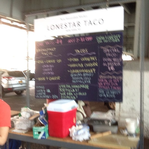 9/29/2013 tarihinde Anil D.ziyaretçi tarafından Lonestar Taco'de çekilen fotoğraf