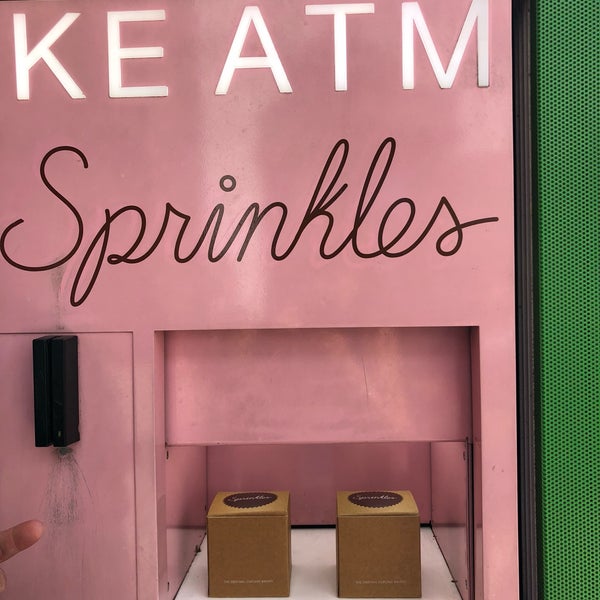 Foto tirada no(a) Sprinkles Americana por Ellen M. em 4/14/2018