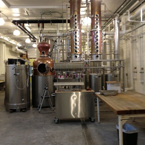 11/23/2013에 Arielle C.님이 New Columbia Distillers에서 찍은 사진
