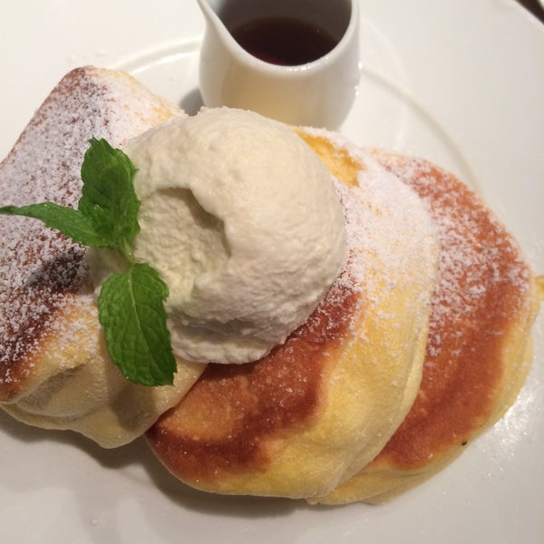 幸せのパンケーキ 南船場 中央区 3 Tips