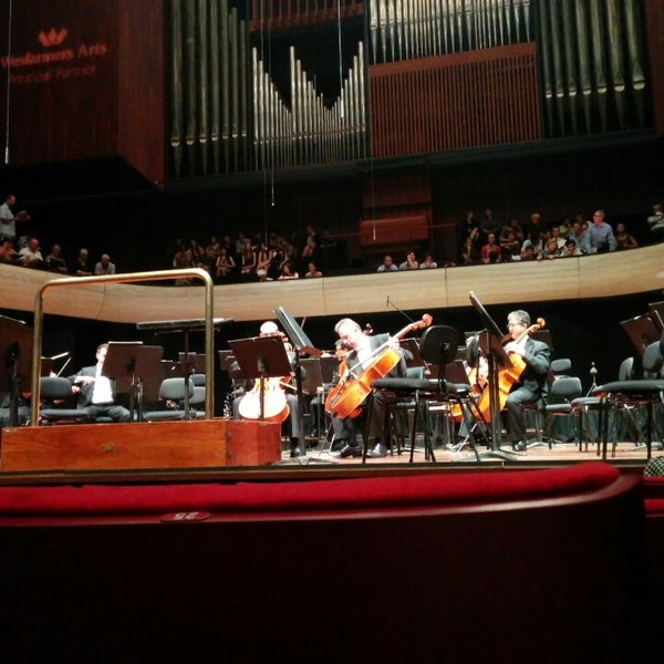 Foto diambil di Perth Concert Hall oleh Nick W. pada 3/28/2014