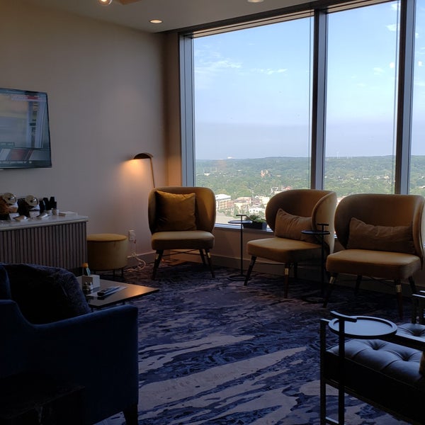 JW Marriott Concierge Lounge HeartsideDowntown Grand Rapids 2 tips