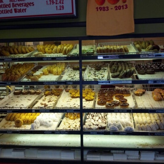 Photo taken at Sweetwater&#39;s Donut Mill by Alice K. on 4/20/2013