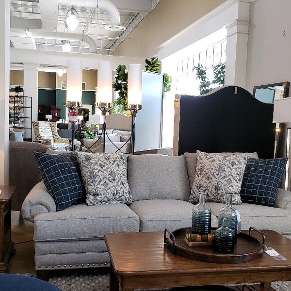 Walter e smithe furniture on sale outlet