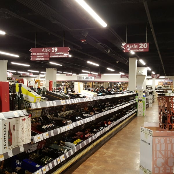 Binny's Beverage Depot South Loop Chicago, IL