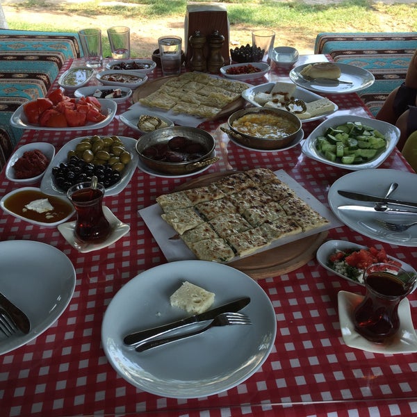 9/20/2015에 Halil Emre님이 Turkuaz Kır Kahvaltı에서 찍은 사진