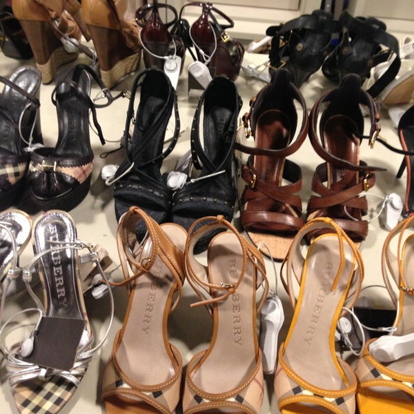 burberry outlet store near me