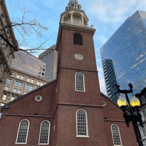 Foto tomada en Old South Meeting House  por Gene B. el 10/18/2021