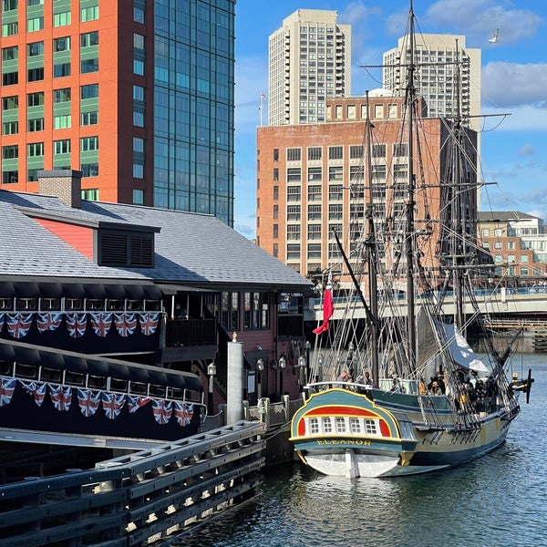 Das Foto wurde bei Boston Tea Party Ships and Museum von Gene B. am 10/18/2021 aufgenommen